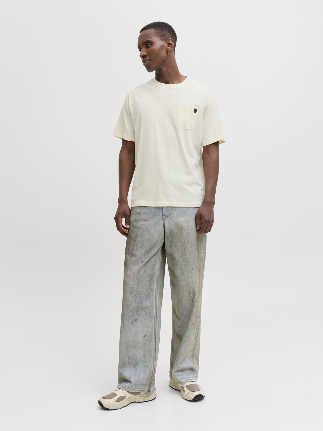 model_shot-front_full